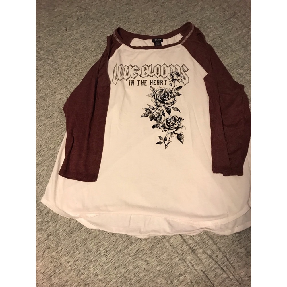 🕷🖤COLD SHOULDER BASEBALL TEE (2XL)🖤🕷